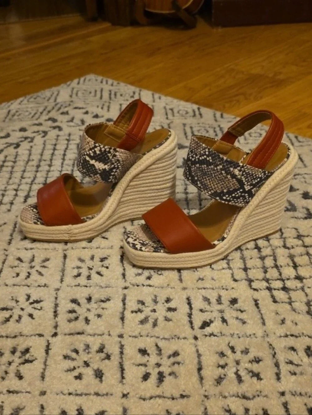 Qupid Womens Size 6 Tan Brown Snake-Print Wedge Sandals